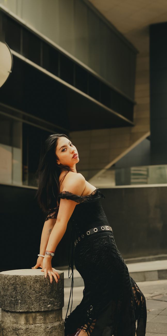 Aantrekkelijke jonge vrouw